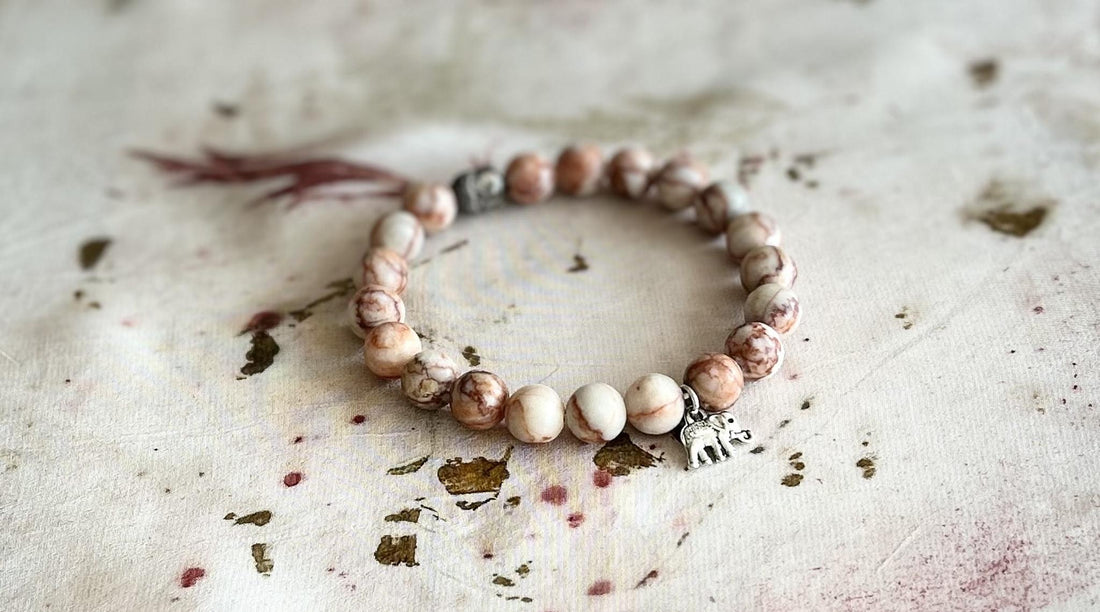 PRADIYA Mala-Armband mit Heilsteinen aus Nepal – handgefertigt mit Bedeutung