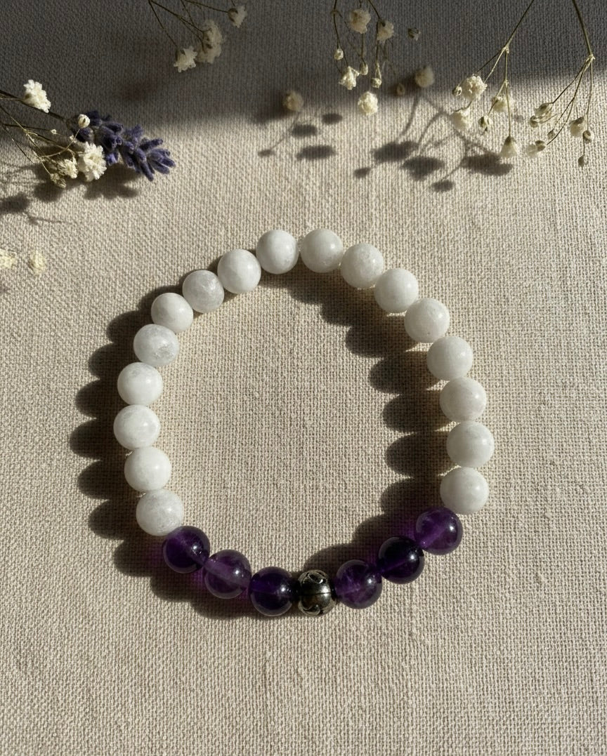 Intuition &amp; Gentleness – Mala bracelet made of amethyst &amp; moonstone
