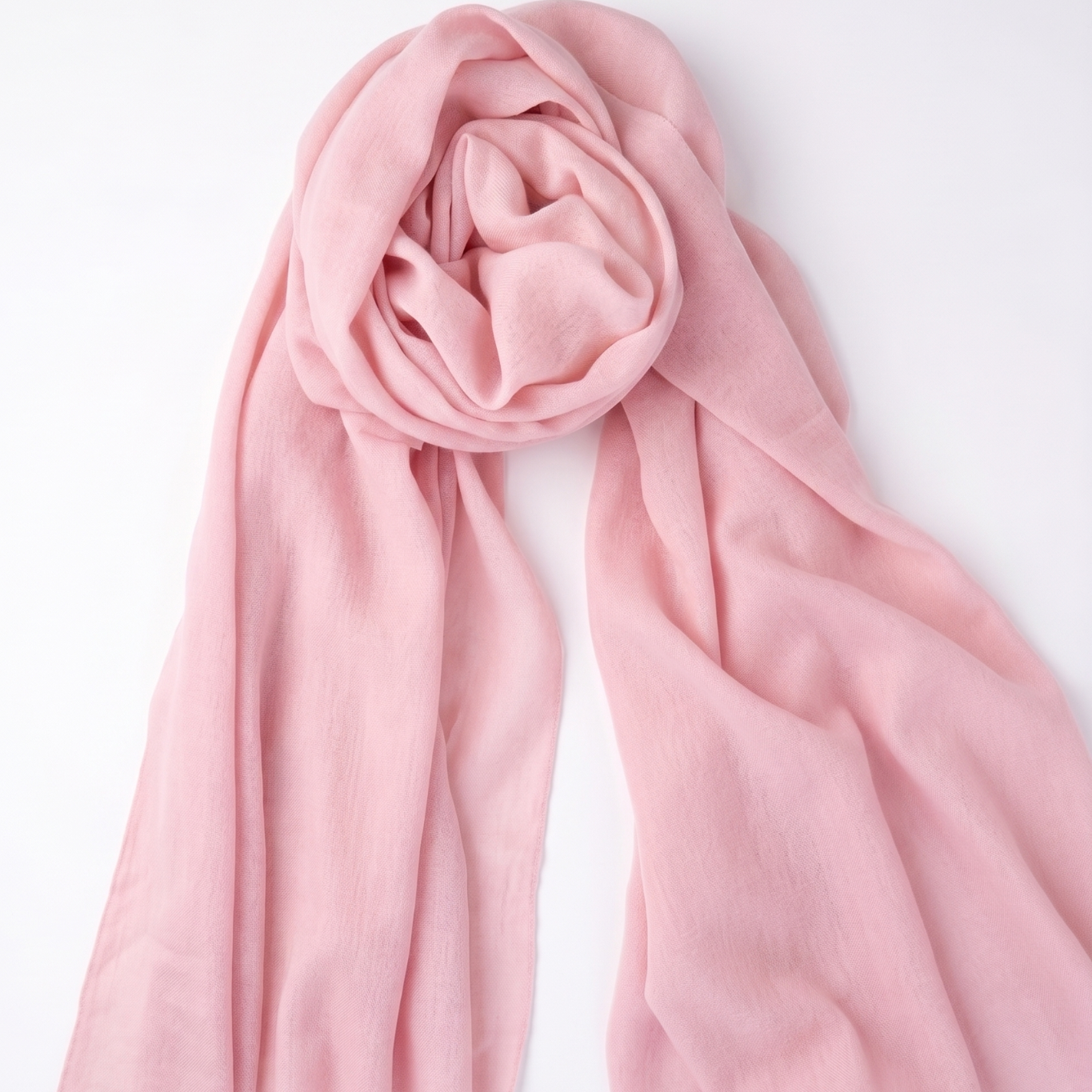 PRADIYA Angoraschal Cherry Blossom – sanftes Lila, handgewebt in Chamba, Indien, 100% ethische Angorawolle vom Himalaya, 100x200 cm. Angora shawl cherry blossom, handwoven in Chamba, India, 100% ethical angora wool from the Himalayas. Jeder Kauf gibt einem Kind in Nepal einen Monat Patenschaft zurück. Every purchase sponsors one month of care, education and a loving home for a child in Nepal.
