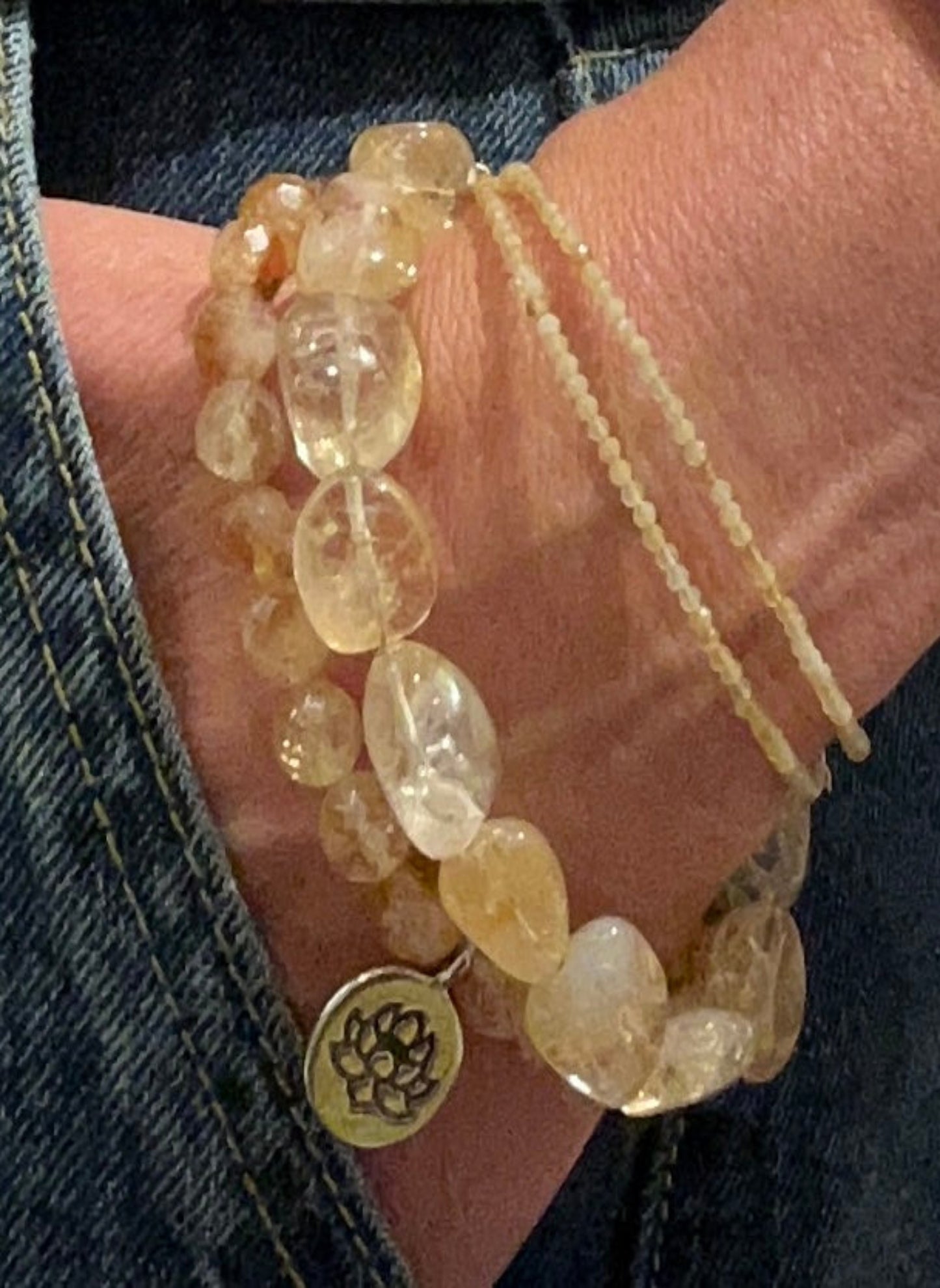 Sunny Glow – Mala-Armbandset aus Citrin